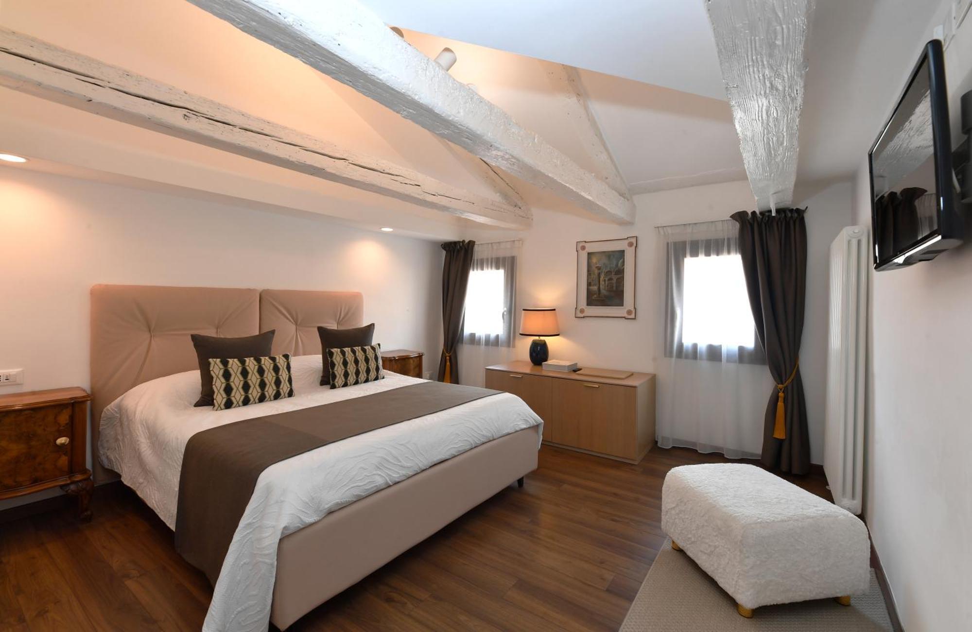 Apartment Sweet Frari